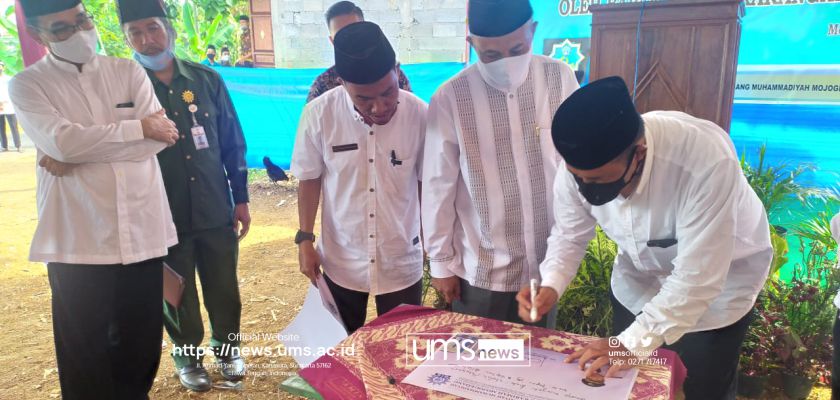 Read more about the article FKIP UMS Kembangkan Sekolah Penggerak di MIM AKA Mojogedang Karanganyar, Gandeng Mitra Kerjasama Internasional