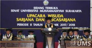 Read more about the article Upacara Wisuda Periode II TA 2017/2018: UMS Luluskan 1012 Mahasiswa, 173 Wisudawan Berpredikat Cumlaude