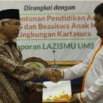Read more about the article Pemerintah Tertibkan Lembaga Amil Zakat: Lazismu Wilayah Jawa Tengah serahkan SK kepada Lazismu UMS
