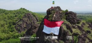 Read more about the article Milad ke-108: Kader Persyarikatan Bentangkan Merah Putih dan Bendera Muhammadiyah di Tebing Sepikul Sukoharjo