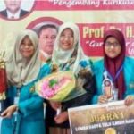 Read more about the article Mahasiswa PGSD FKIP Raih Juara 1 Lomba Karya Tulis Ilmiah Nasional di Makassar