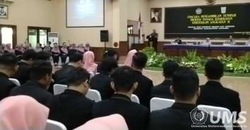 Read more about the article Sumpah Profesi Tenaga Kesehatan Fisioterapi, Rektor UMS Sampaikan Bentuk Kerjasama di Luar Negeri