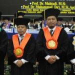 Read more about the article UMS Tambah Dua Guru Besar Bidang Farmasi, Profesor Terbanyak di PTS Se-Jawa Jawa Tengah