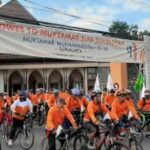Read more about the article 500an Warga Muhammadiyah Ikuti “Gowes To Muktamar”, dari Sragen Menuju Kampus UMS