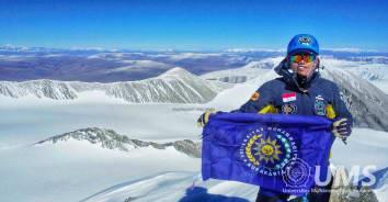 Read more about the article Tuntaskan Pendakian di Mongolia, Mahasiswa UMS jadi Pendaki Pertama dari Indonesia