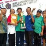 Read more about the article Tim Tenis Lapangan Dosen dan Karyawan UM Surakarta Sabet Juara 3 Kopertis VI