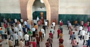 Read more about the article Dibukan Kembali, Masjid Kampus UMS Terapkan Protokol Kesehatan
