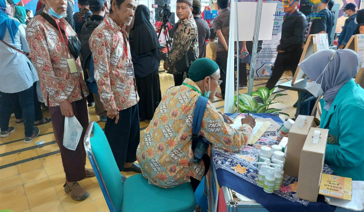 LRI UMS Pamerkan Suplemen Herbal Pengobatan Covid-19 di MITE 2022. Foto Humas UMS