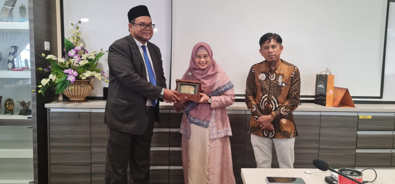 You are currently viewing Implementasi Tri Darma Perguruan Tinggi, FK UMS Berkunjung ke Universiti Sains Islam Malaysia