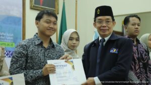 Read more about the article Calon Wisudawan FKIP UMS Diingatkan Agar Tetap Bangga dengan Profesi Guru