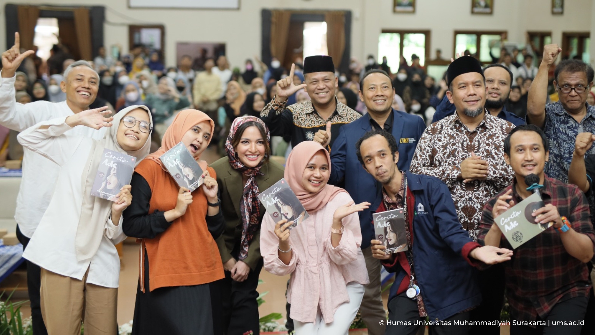 You are currently viewing Di Depan Mahasiswa UMS, Nia Ramadhani Berpesan: Jangan Pusingin Tanggapan Orang Lain