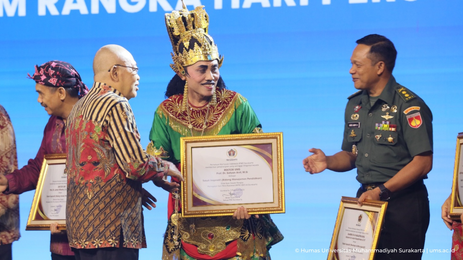 Read more about the article Rektor UMS Dapatkan Penghargaan Tokoh Inspiratif di Bidang Manajemen Pendidikan