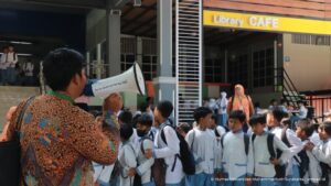 Read more about the article 160 Siswa MIM Gedongan Belajar Literasi di Perpustakaan UMS