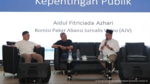 Read more about the article Guru Besar UMS Berikan Masukan untuk Draft Revisi UU Penyiaran
