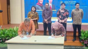Read more about the article Program Wirausaha Merdeka 2023, UMS dan Kemendikbud Ristek Lakukan Penandatanganan Kerjasama
