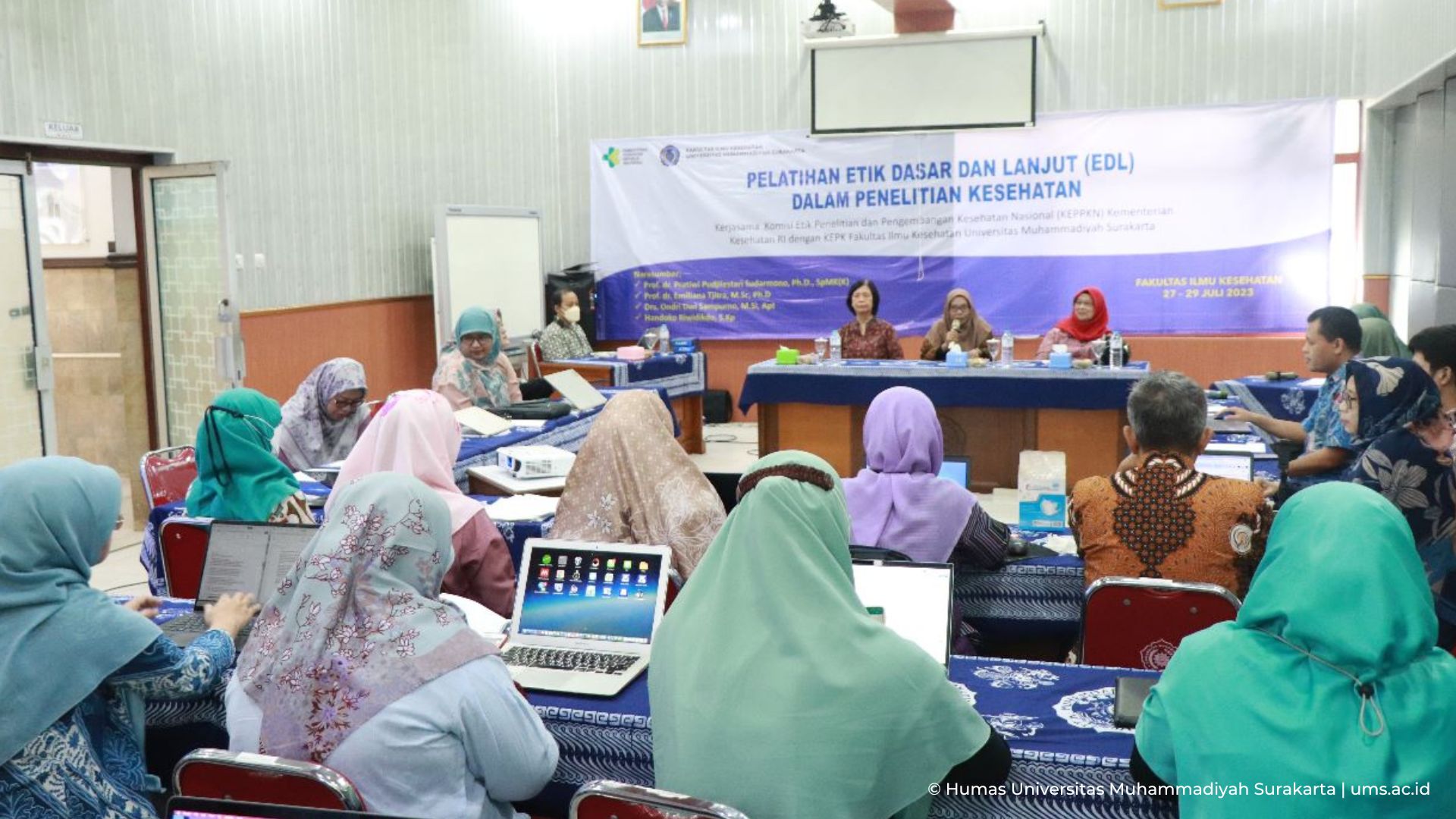 Read more about the article Merespon Perkembangan IPTEKS, FIK UMS Adakan Pelatihan Etik Dasar dan Lanjut pada Penelitian Kesehatan