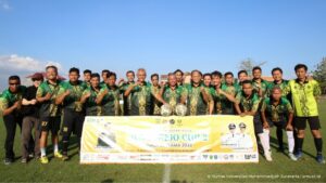 Read more about the article Rektor UMS Jadi Kapten Tim Doskar UMS FC pada Turnamen Piala Bersama 2023