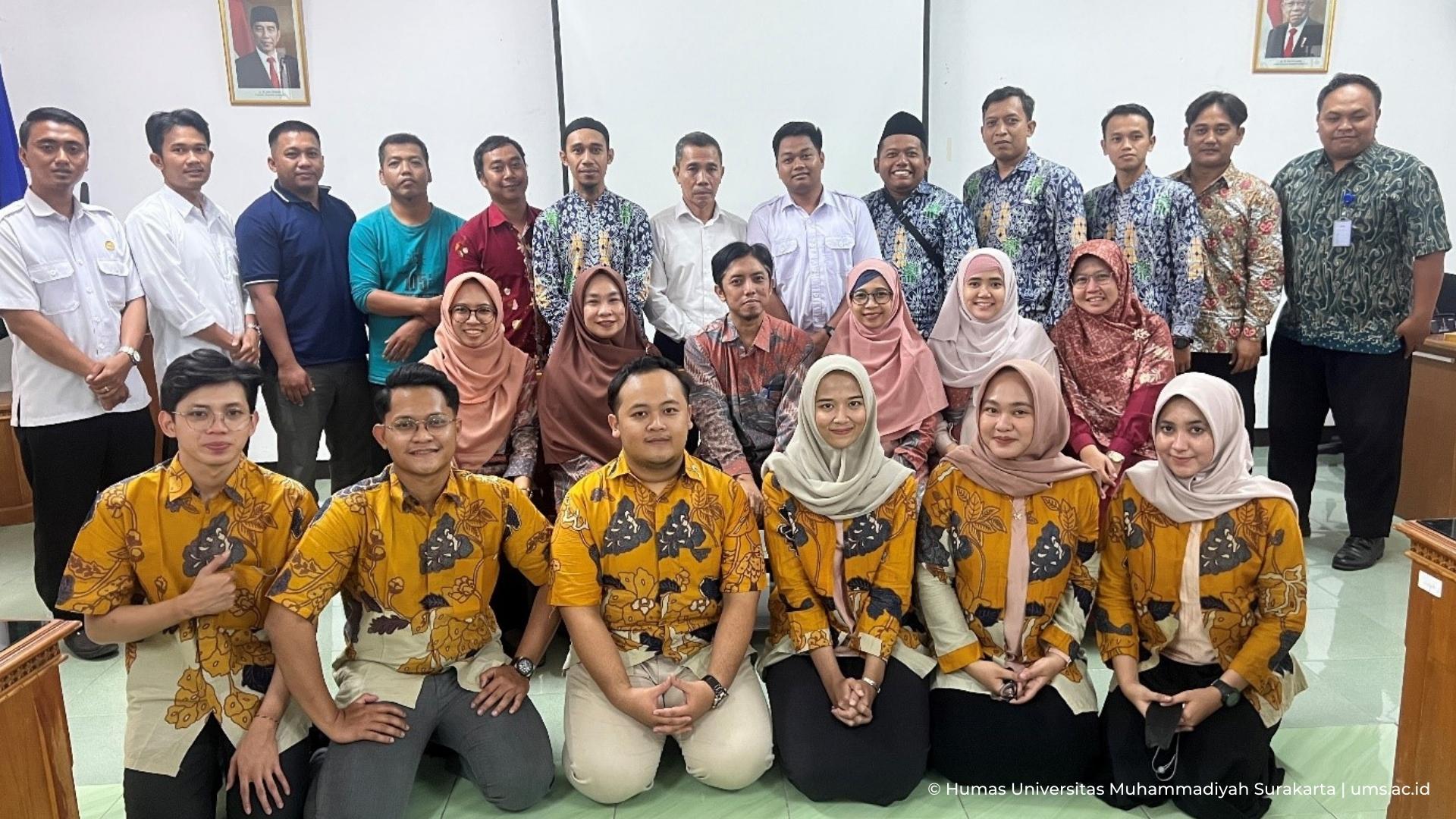 You are currently viewing FKG UMS Latih Guru Pembina UKGS MI Muhammadiyah di PDM Sukoharjo