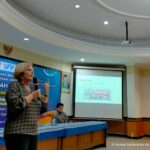 Read more about the article Profesor Marian Klamer dari Leiden University Berikan Materi Berharga tentang Studi Bahasa Daerah di Indonesia