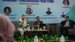 Read more about the article UMS Gelar Workshop : Pengembangan Pusat Studi bersama FORKOM LPPM Jawa Tengah