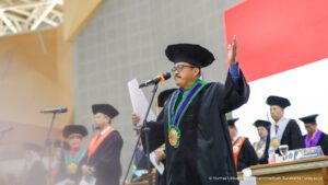 Read more about the article Puisi yang dibaca para Guru Besar UMS saat Upacara Harijadi ke-65