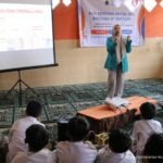 Read more about the article Berantas Perundungan di Sekolah, Tim Project Mahasiswa Ilmu Komunikasi UMS Berikan Edukasi ‘Nol Bullying’