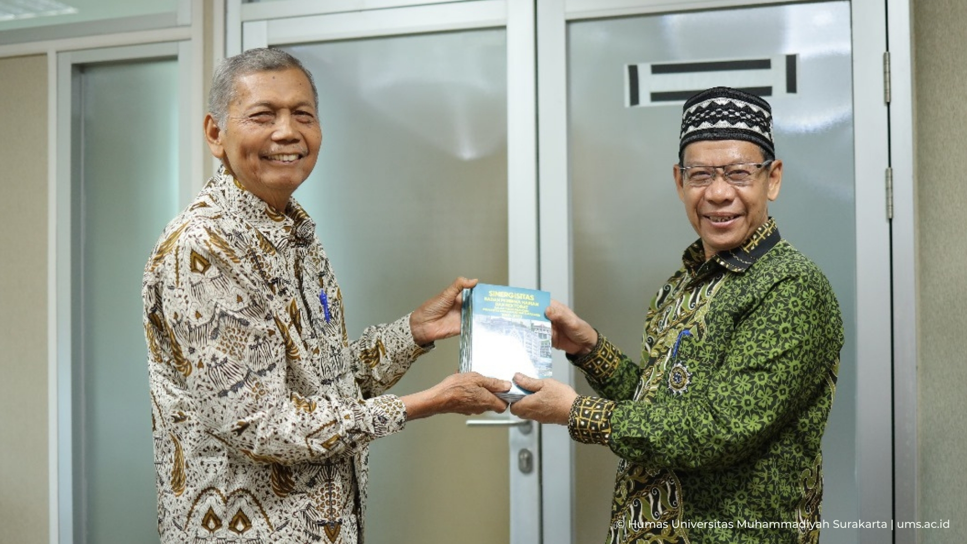 You are currently viewing Jadi Patron Pengelolaan Kampus, UMS Terima Studi Banding dari UMRI Riau