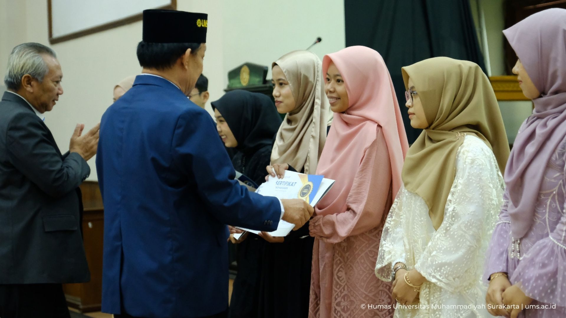 Read more about the article Pesan Rektor UMS, Calon Guru Harus Berprestasi dan Profesional