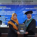 Read more about the article Sri Sutarni Catat Sejarah Sebagai Doktor Pendidikan Pertama yang Lahir dari Sekolah Pascasarjana UMS