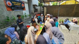 Read more about the article Antusias! Siswa SMA/SMK/MA se-Solo Raya Berlatih Membuat Kimchi Bersama Prodi Pendidikan Biologi UMS