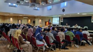Read more about the article Atdikbud RI Malaysia Berikan Penyegaran Menulis Publikasi Internasional Bereputasi bagi Mahasiswa UMS