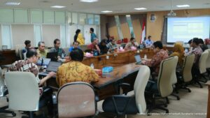 Read more about the article Jelang Kontes Robot Indonesia 2024, UMS Gelar Rapat Persiapan Teknis