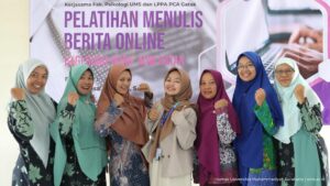 Read more about the article Tingkatkan Syiar Kegiatan Aisyiyah pada Masyarakat Luas, Humas UMS Berikan Pelatihan Penulisan Berita