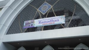 Read more about the article Masjid Sudalmiyah Rais UMS Tempat Berburu Takjil Gratis