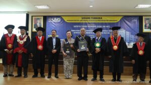 Read more about the article UMS Tambah 2 Doktor Ilmu Hukum, Rektor: Jadilah Ilmuwan yang Bermartabat