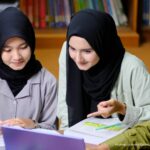 Read more about the article Menurut Pakar Ekonomi Syariah UMS, Begini Pandangan Tentang Wanita yang Bekerja