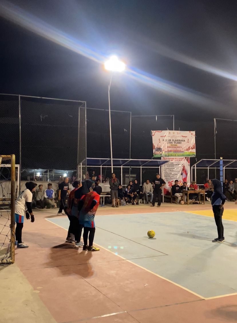 Read more about the article Tim KKN MAs Kelompok 95 Ikut Meramaikan dalam Grandfinal Pertandingan Futsal di Acara PORDUS Desa Tlobo