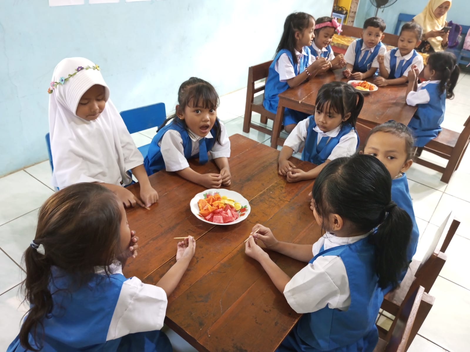 Read more about the article Keren! KKN-MAs Kelompok 105 Lakukan Edukasi Makanan 4 Sehat 5 Sempurna Pencegah Stunting di TK Genengan 01