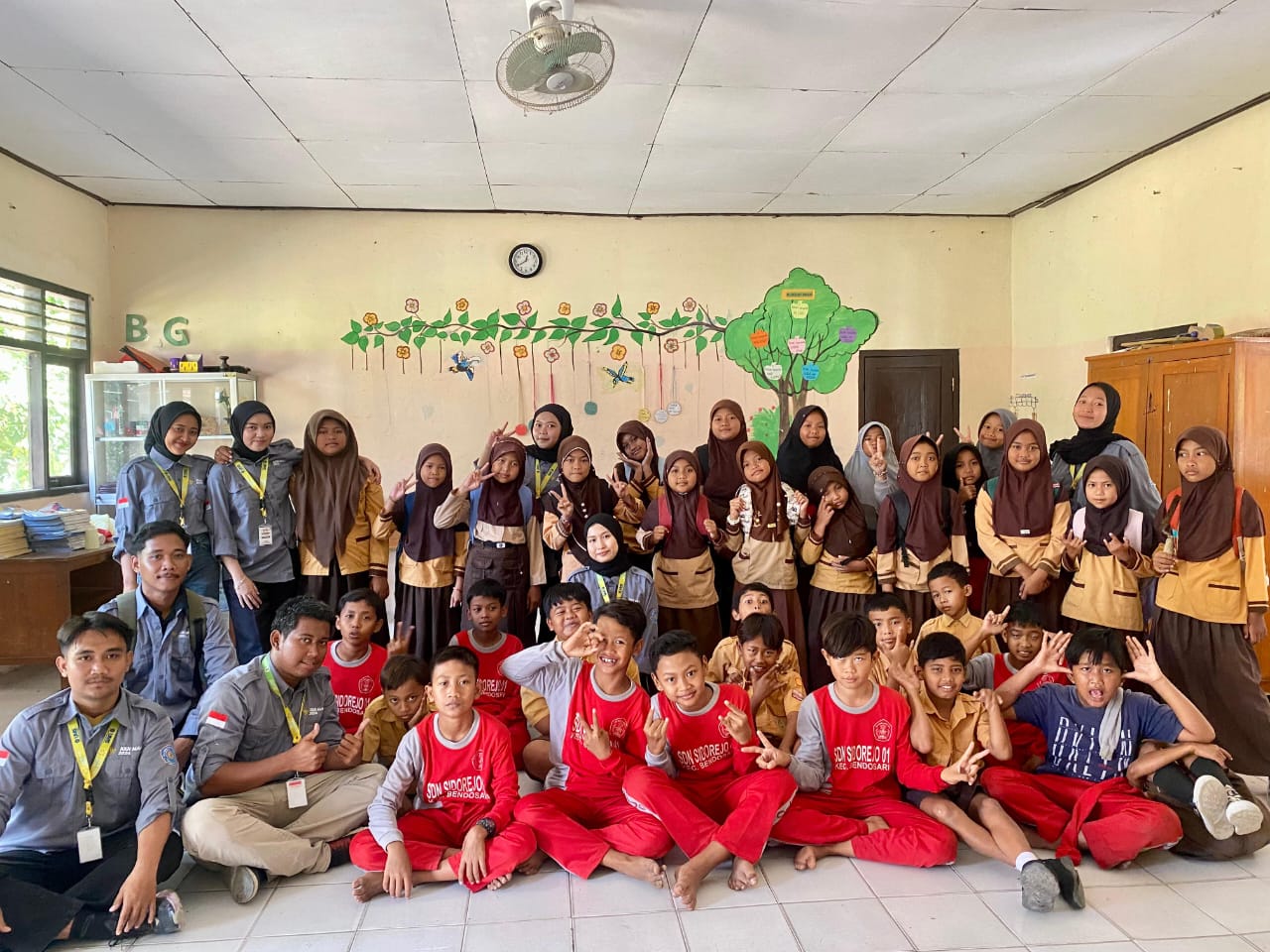 Read more about the article Sukses! Tim KKN MAs 39 Beri Edukasi dan Tanam Bibit Tamanan Toga di SDN 01 Sidorejo