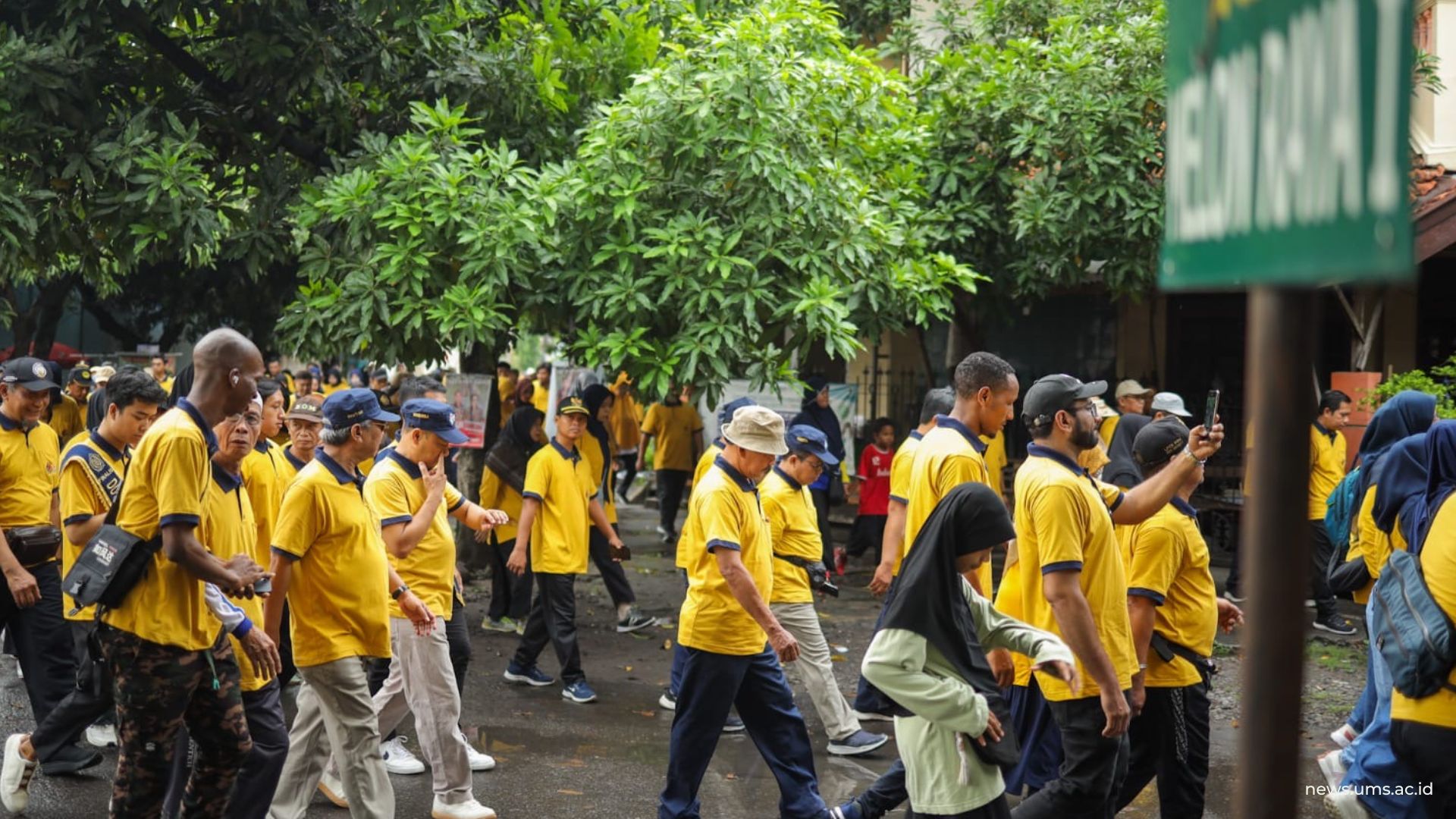 Hari Jadi ke-66 UMS, Mahasiswa Asing Juga Turut Semarakkan Jalan Sehat