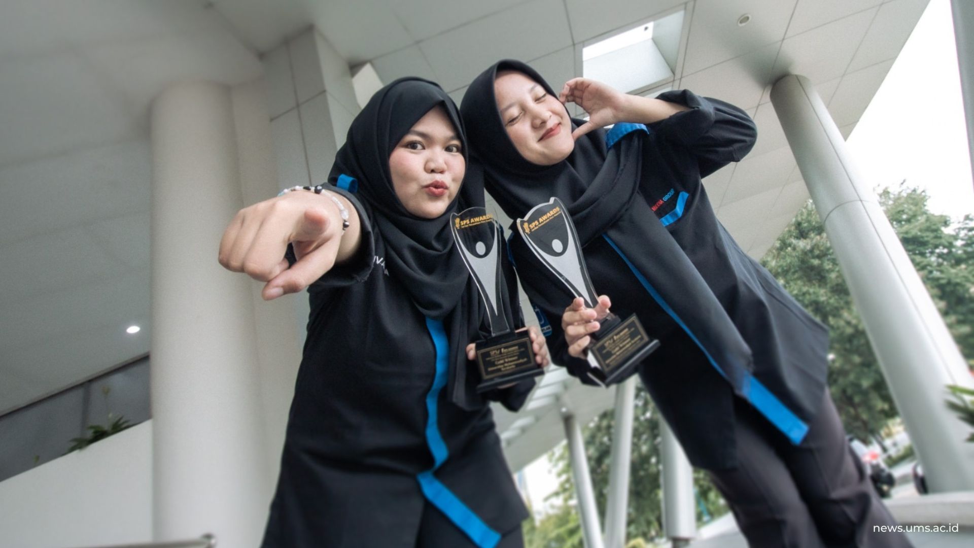 LPM Pabelan berhasil menyabet dua penghargaan bergengsi kategori Gold Winner untuk Best Student Magazine dan Best Student Social Media. Foto: Imam Safii