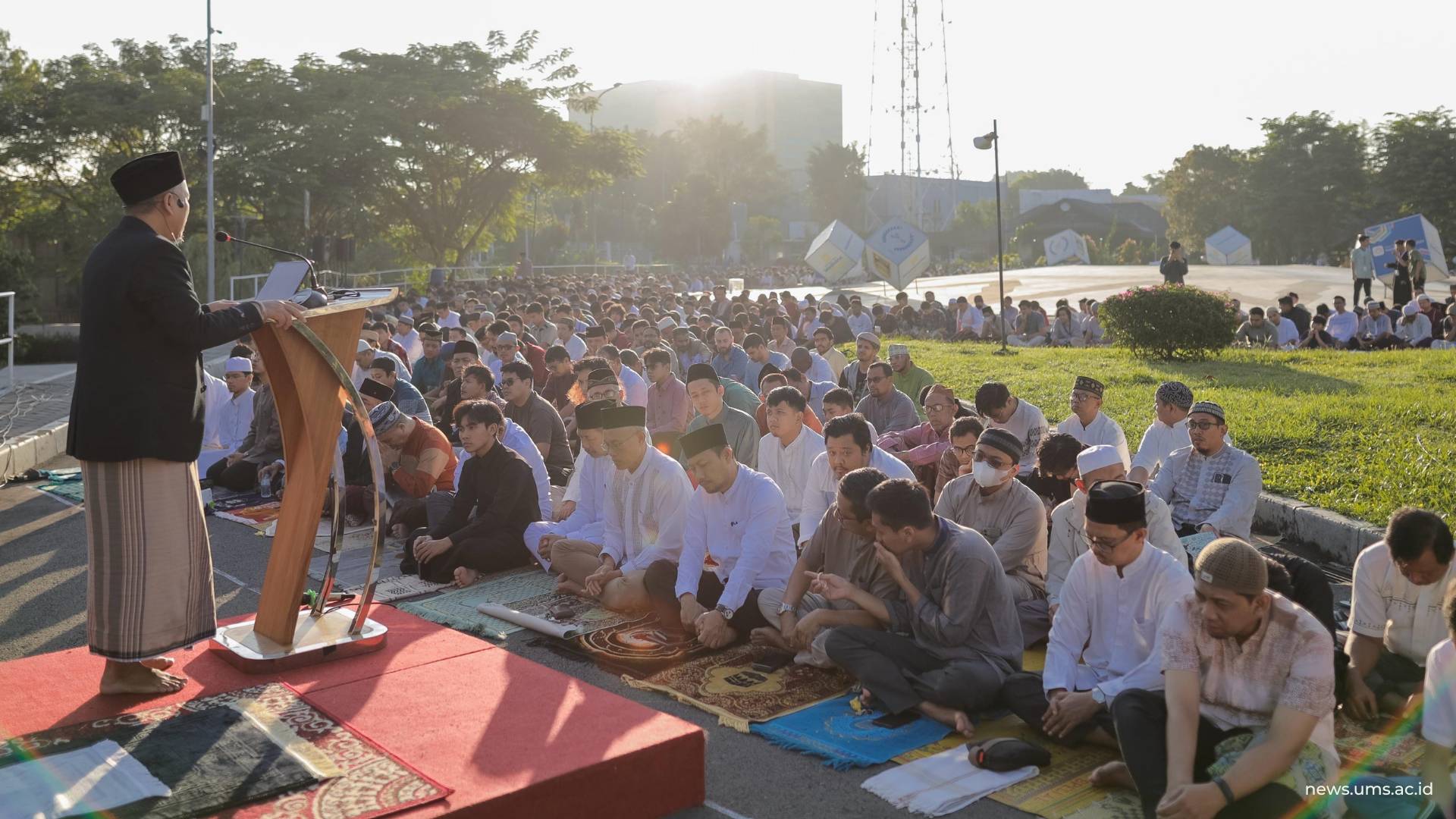 Suasana penyampaian khotbah oleh Prof. Dr. apt. Muhammad Da’i, M.Si. Dok. Humas UMS