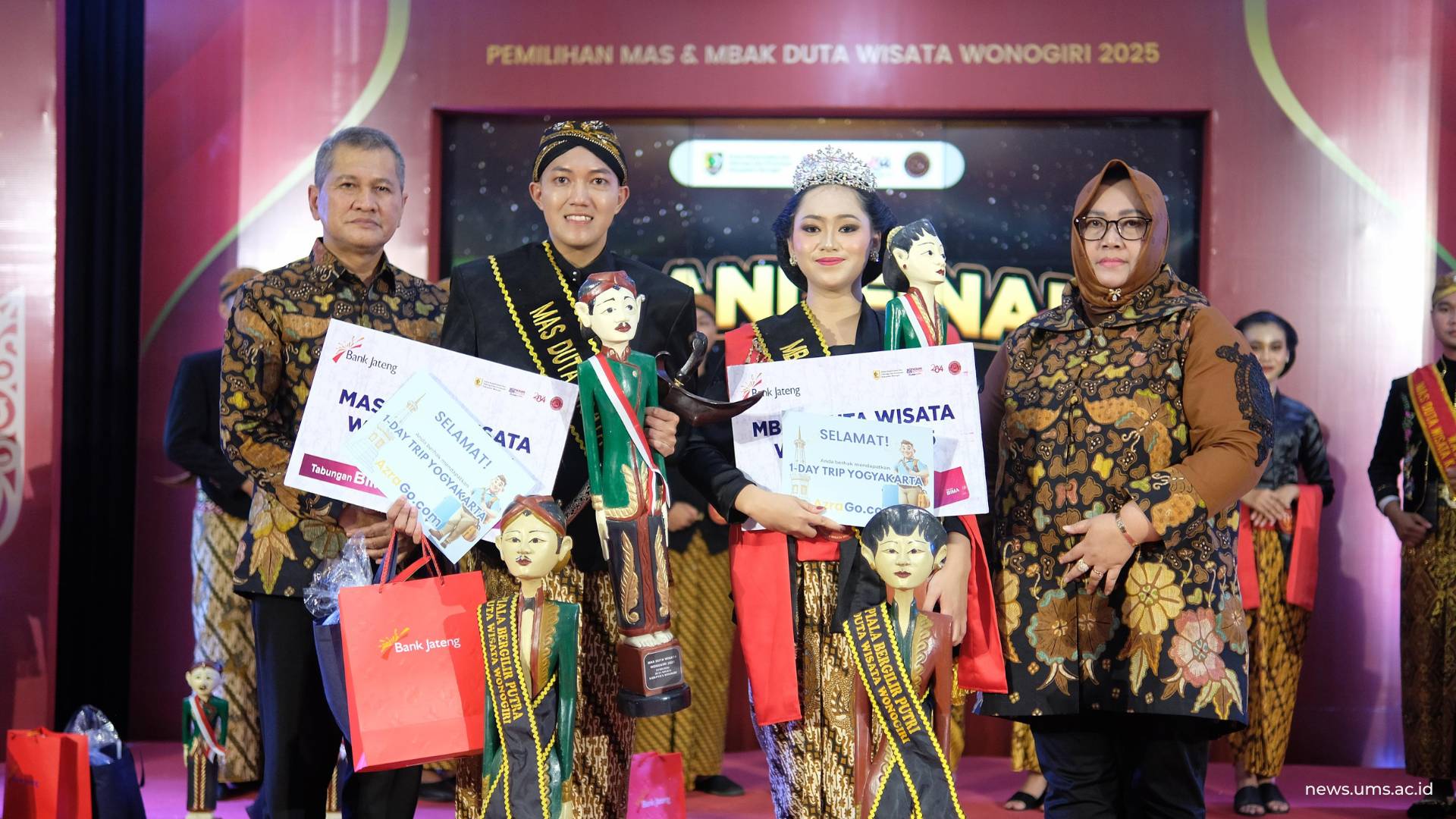Alumni Arsitektur UMS, (kedua dari kiri) Dinda Satriya Utama Berhasil Jadi Duta Wisata Wonogiri 2025