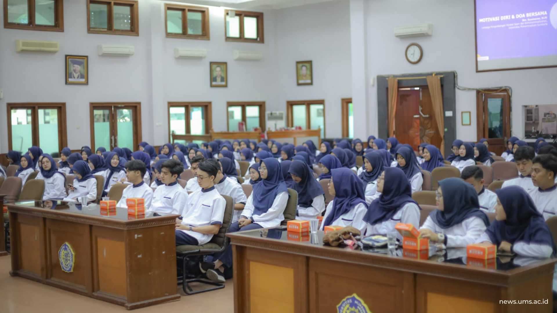 Mahasiswa Fisioterapi UMS saat menyimak penjelasan kepaniteraan preklinik