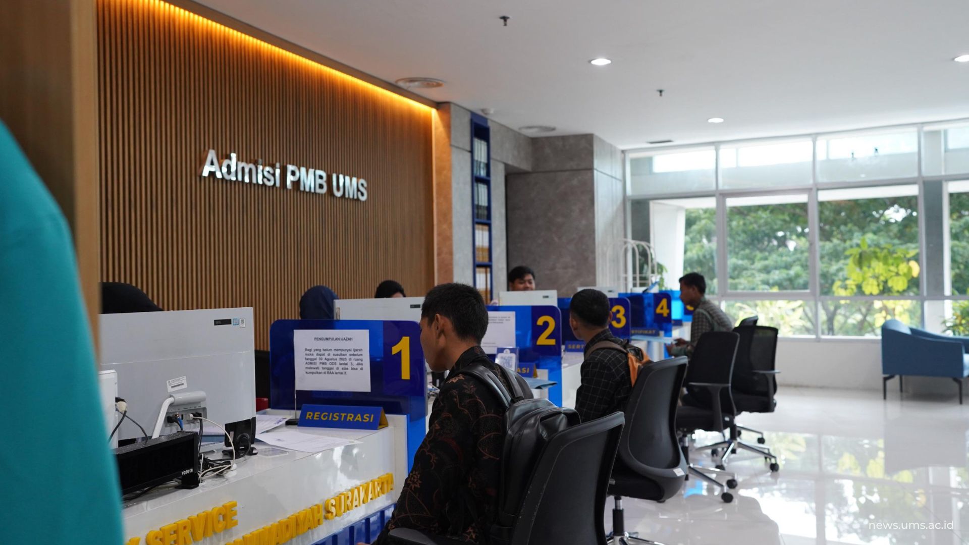 Ilustrasi suasana pendaftaran mahasiswa baru UMS.