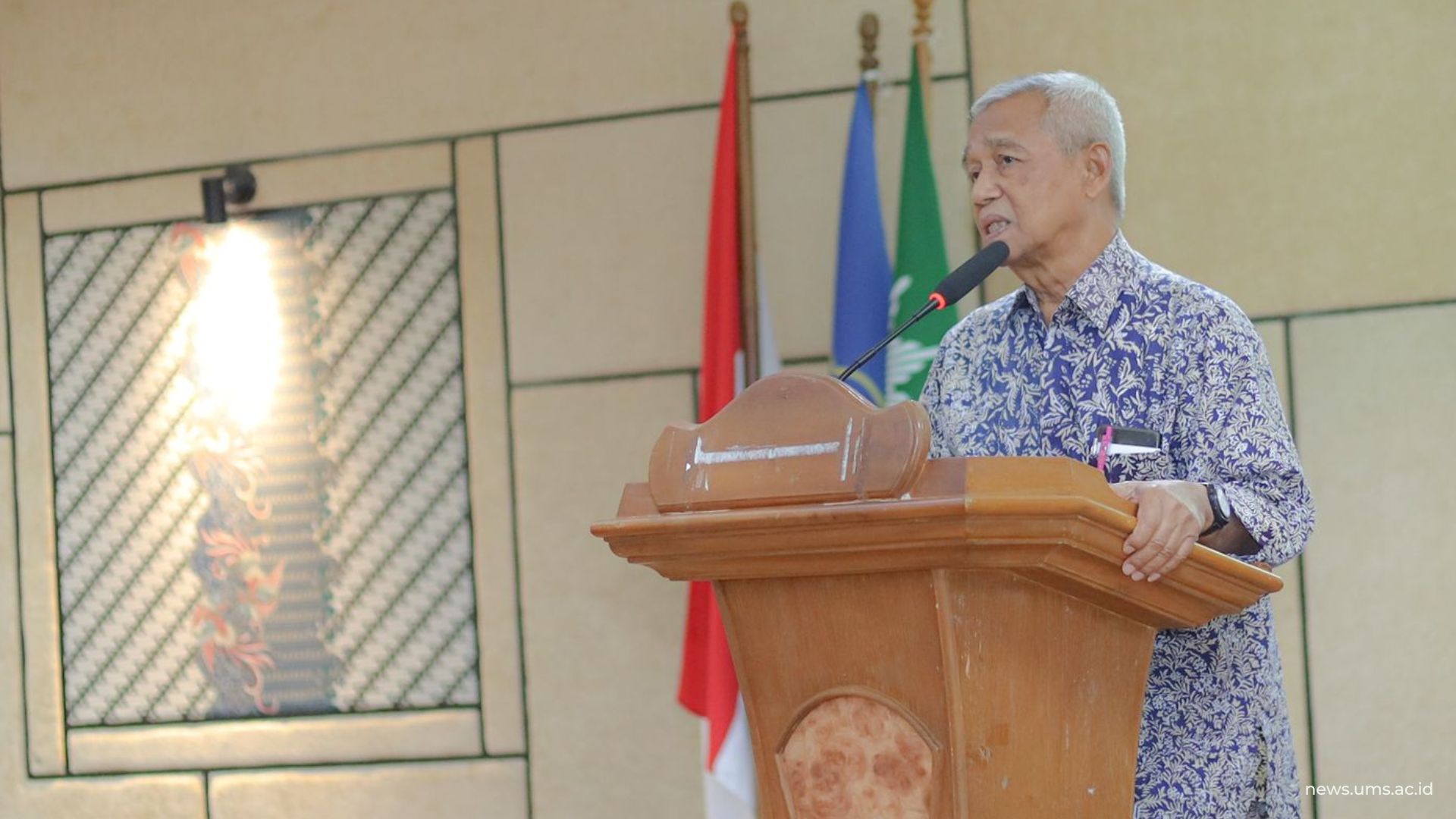 Salah satu pemateri utama, Dr. Busyro Muqoddas, S.H., M.H., saat mengisi acara di FGD Pemikiran Hukum Muhammadiyah