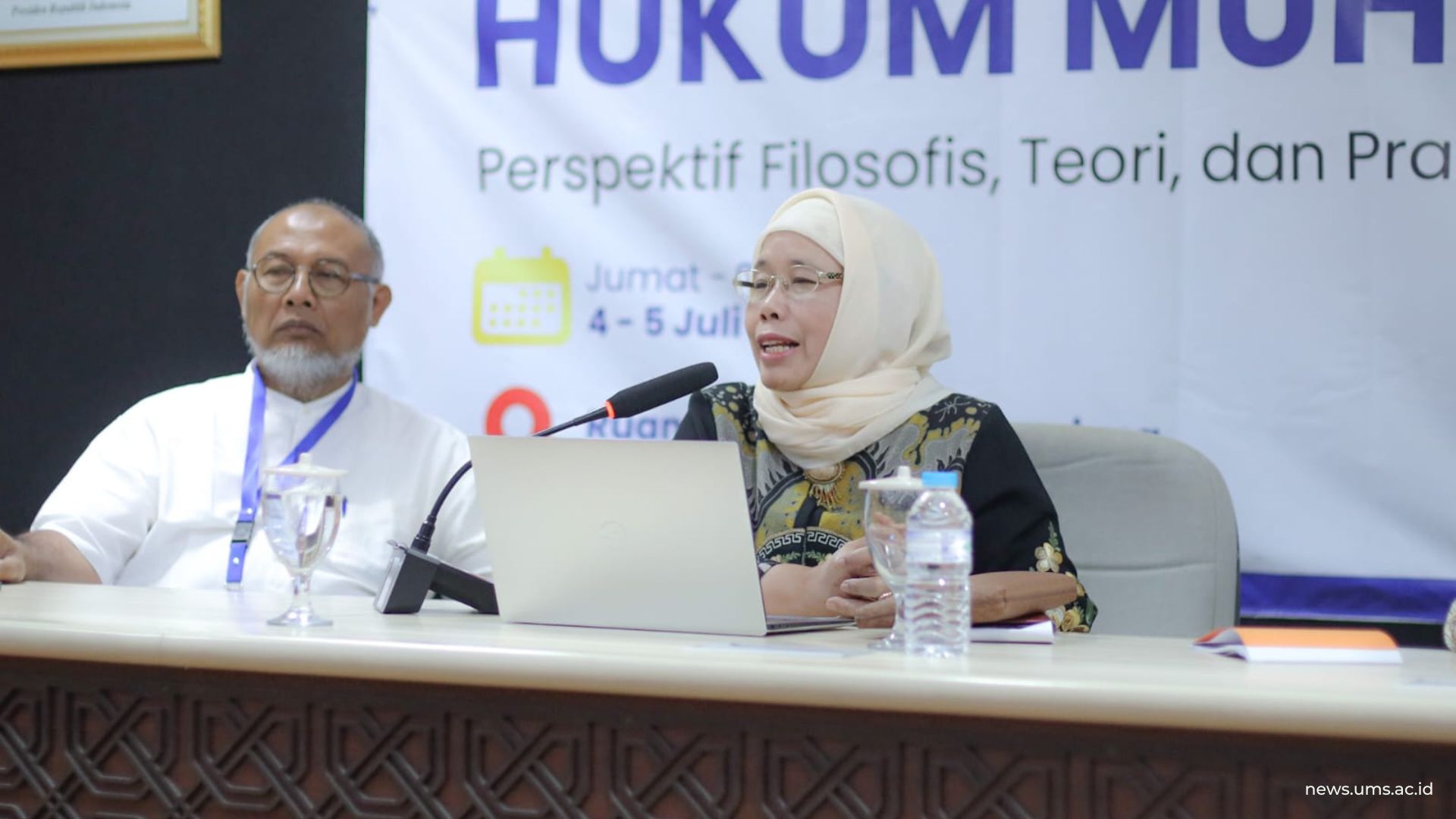Prof. Nurul Barizah, S.H., LLM., Ph.D. saat menyampaikan pemikiran hukum profetik ke dalam hukum nasional Indonesia. Dok Luqman Hakim