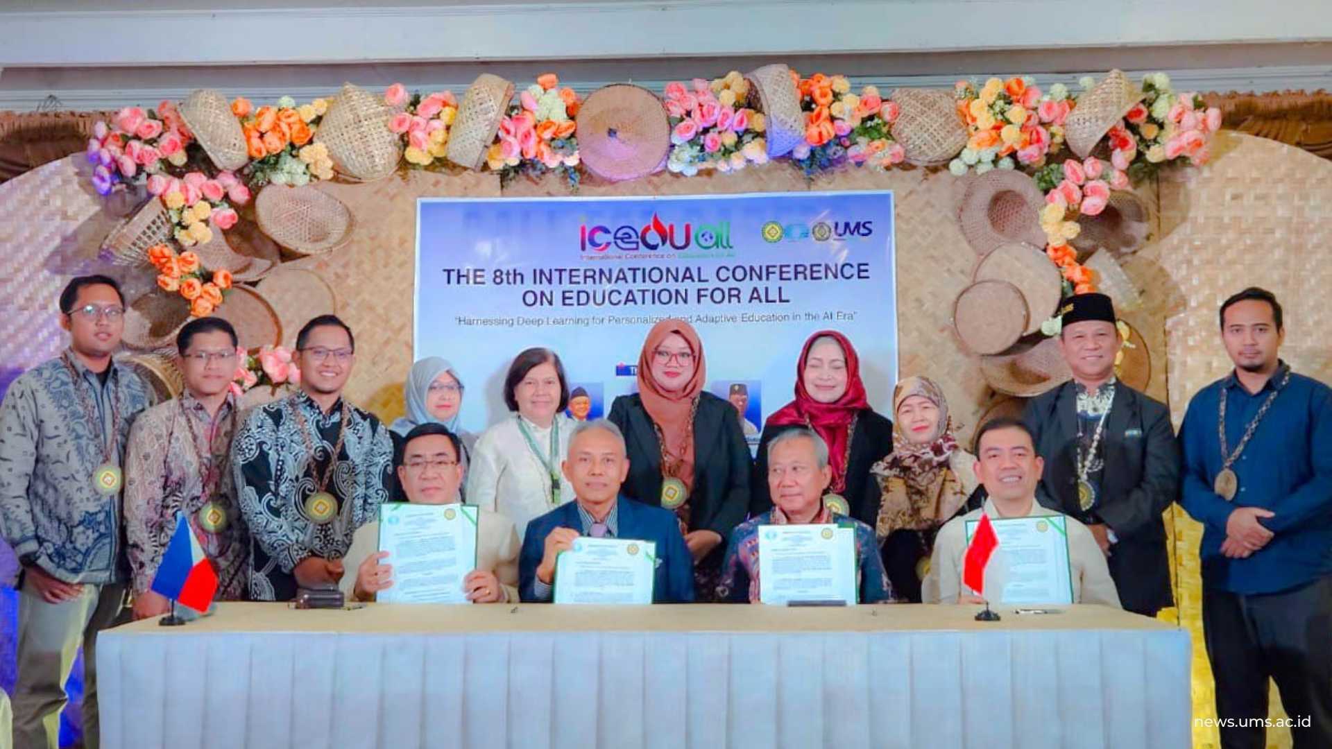 MoU Rektor Universitas Muhammadiyah Surakarta, Rektor UMS, Prof. Dr. Harun Joko Prayitno dengan Presiden Aklan State University, Prof. Dr. Jeffrey A. Clarin, Filipina, Rabu (20/8).