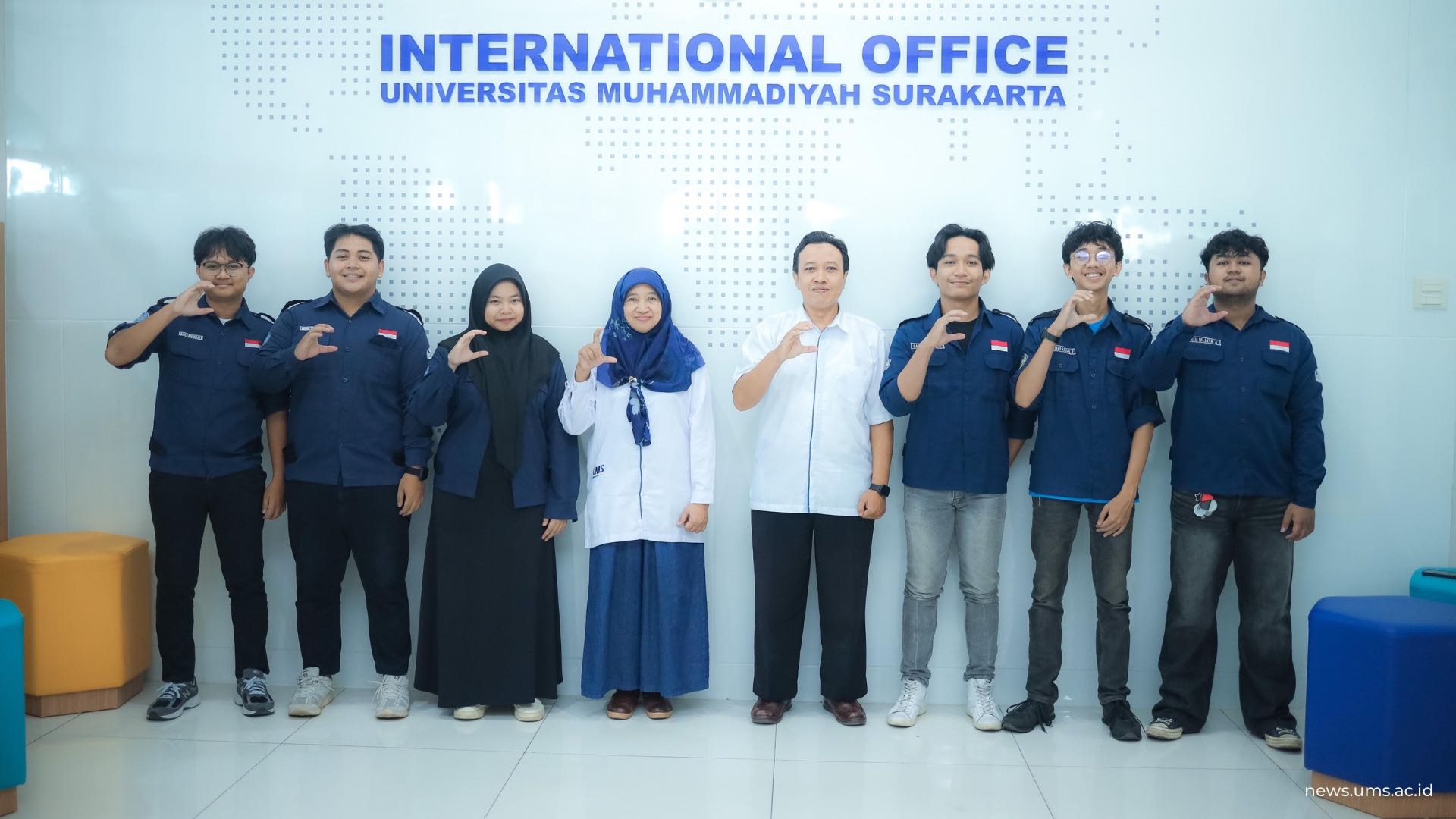 Foto bersama mahasiswa pertukaran dengan Ketua Prodi Teknik Sipil Anto Budi Listyawan, S.T., M.Sc.