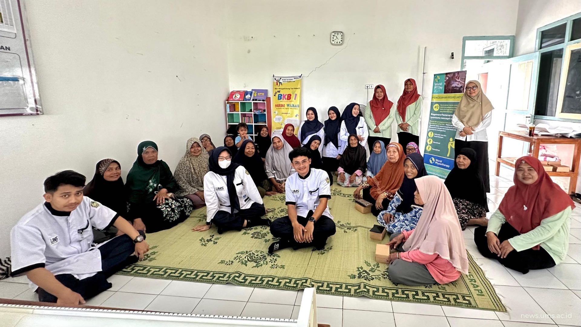 Tim Fisioterapis UMS Bersama Warga Desa Nguter, Sukoharjo